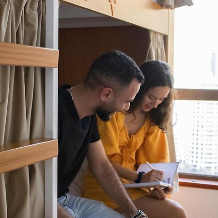 Lunar Hostel 96 Дубай Экстерьер фото