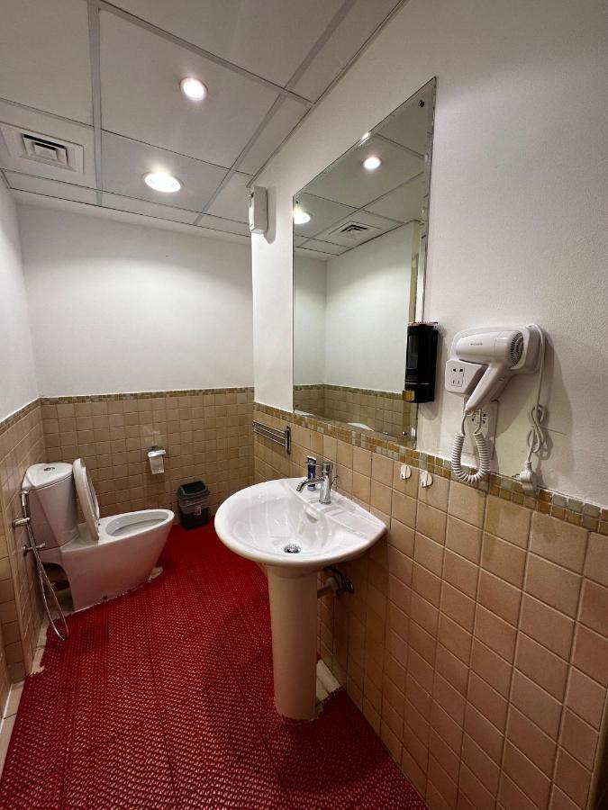 Lunar Hostel 96 Дубай Экстерьер фото