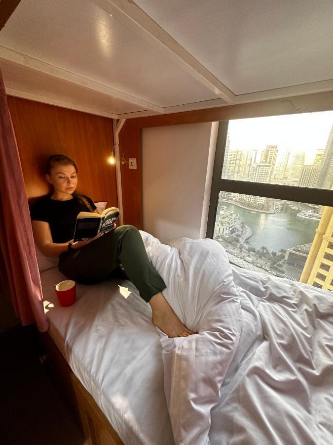 Lunar Hostel 96 Дубай Экстерьер фото