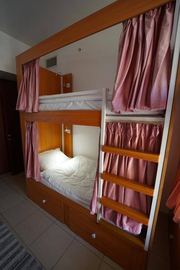 Lunar Hostel 96 Дубай Экстерьер фото