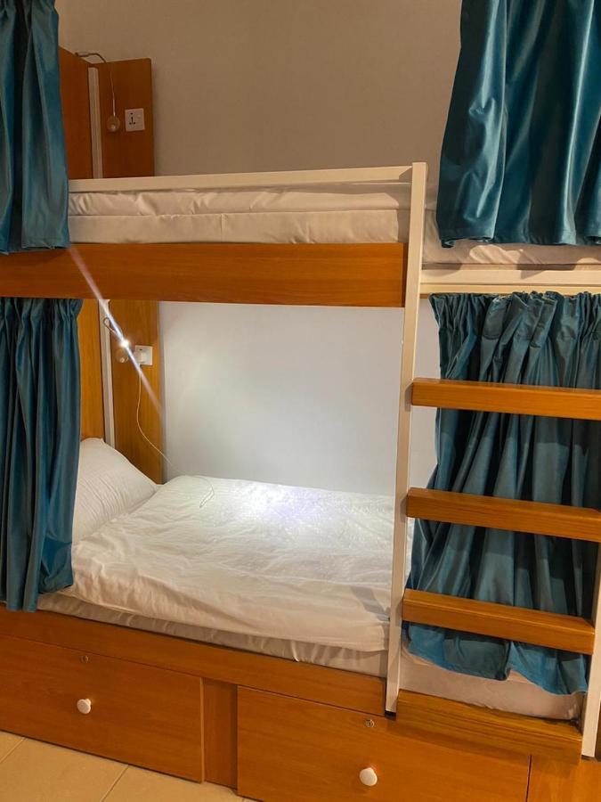 Lunar Hostel 96 Дубай Экстерьер фото