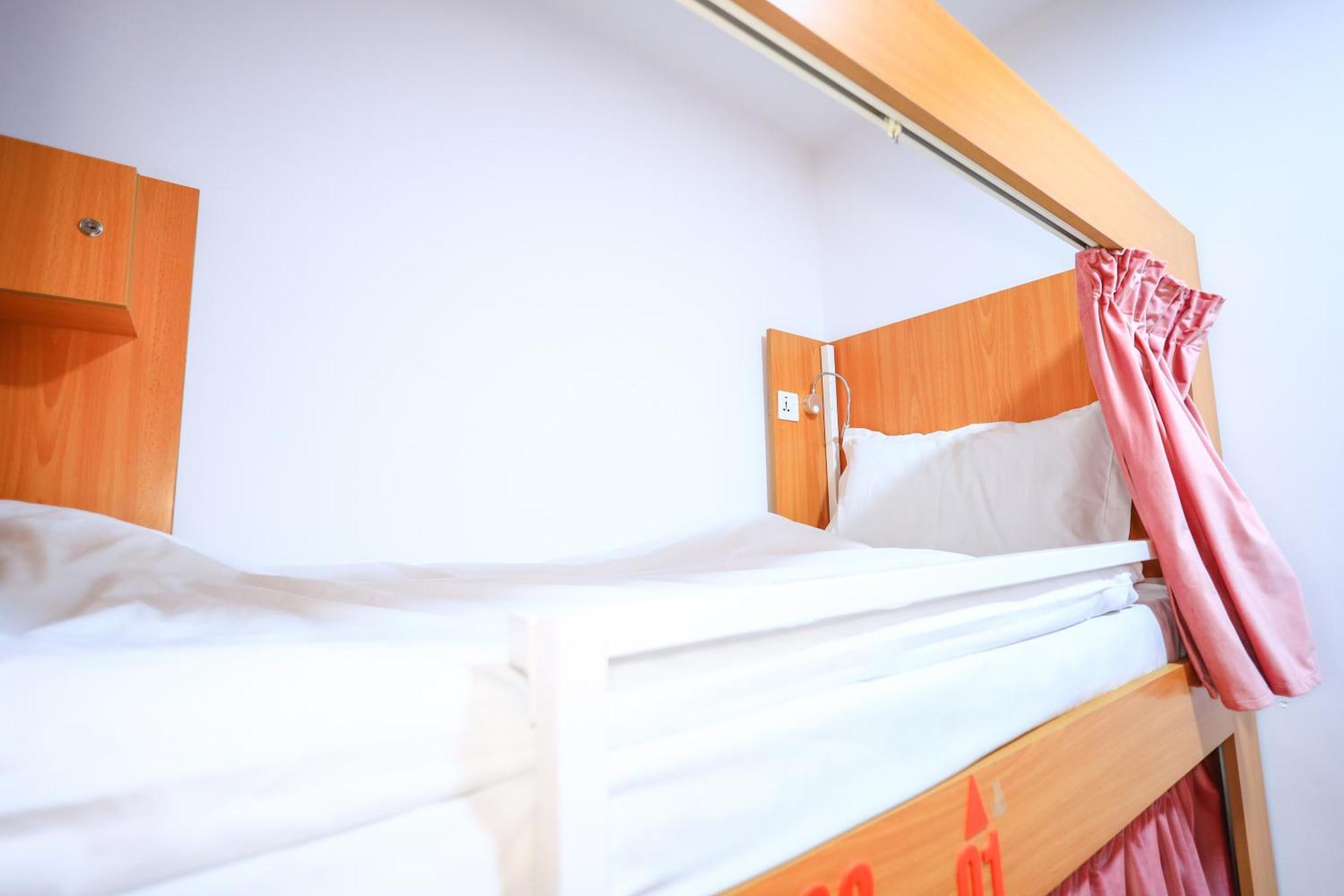 Lunar Hostel 96 Дубай Экстерьер фото