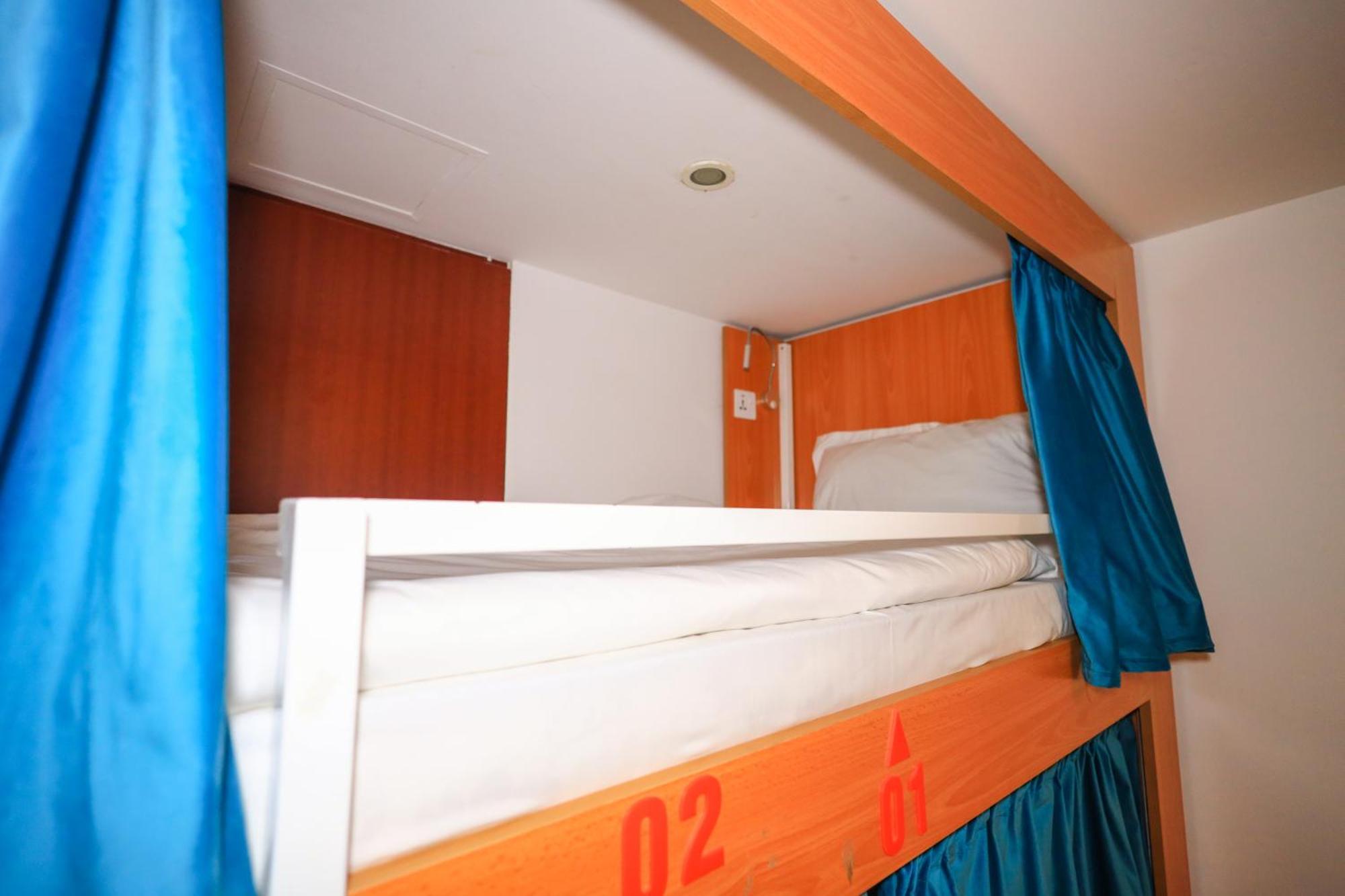 Lunar Hostel 96 Дубай Экстерьер фото
