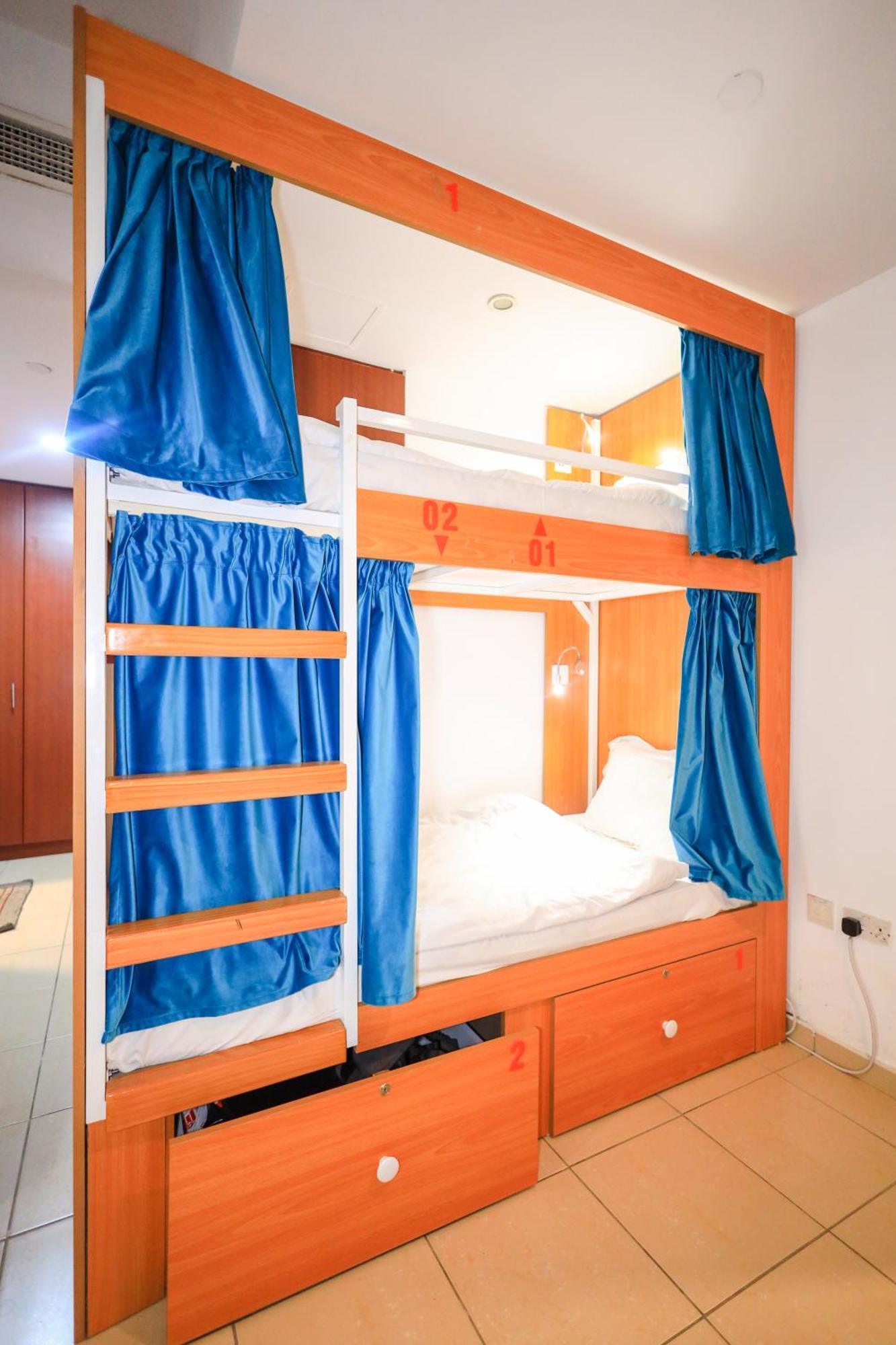 Lunar Hostel 96 Дубай Экстерьер фото